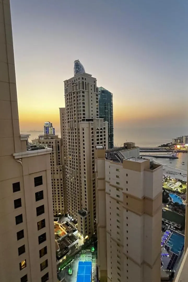Ocean Glimpse Hostel Dubai