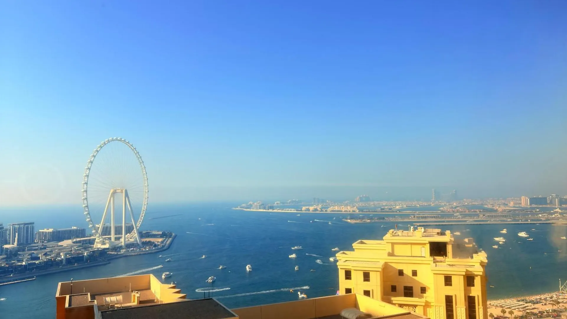 Ocean Glimpse Hostel Dubai
